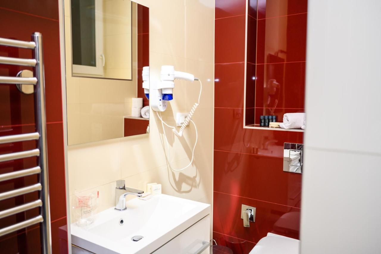 Megapolis Main Street Suites Sarajevo Ngoại thất bức ảnh