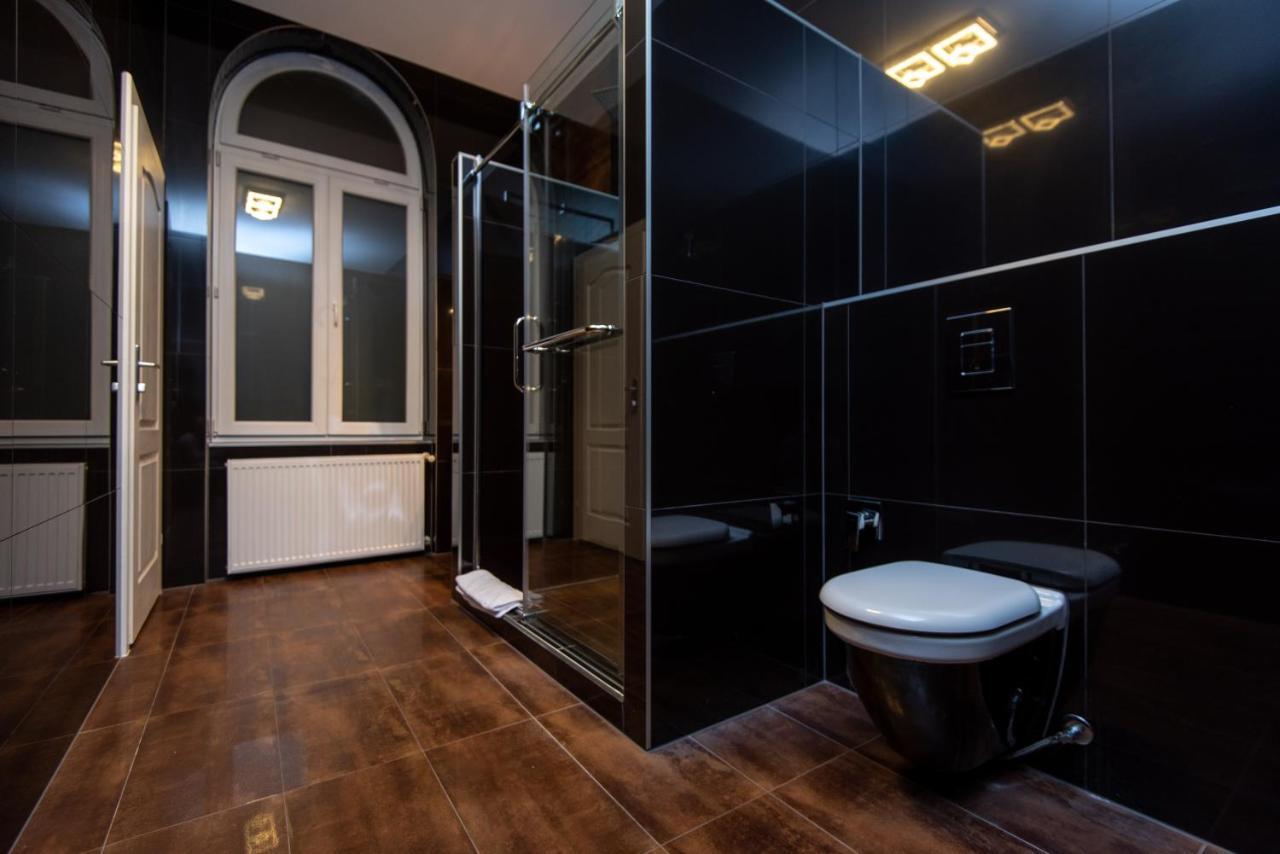 Megapolis Main Street Suites Sarajevo Ngoại thất bức ảnh